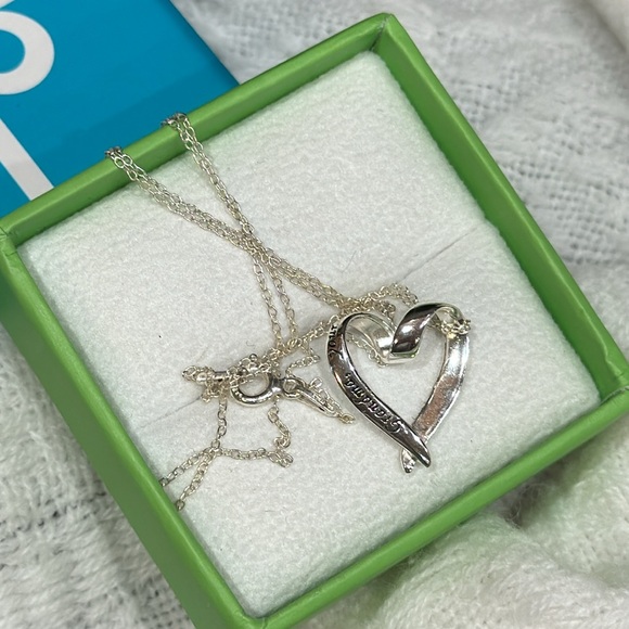 Grandma Engraved Heart Sterling Silver Necklace .925 stamped NWT and gift box - Picture 6 of 9